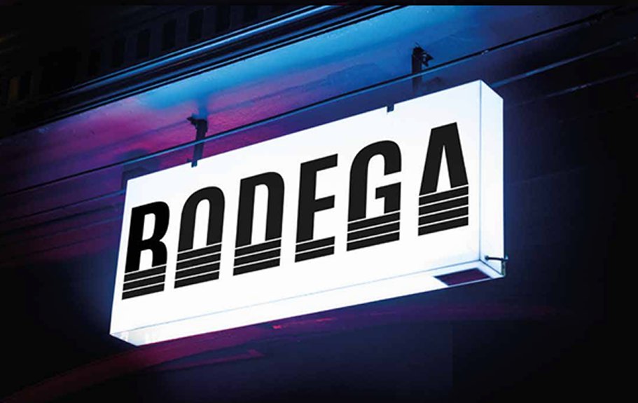 BODEGA 간판 흑백